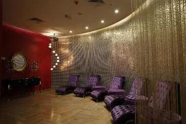 Hotel Adams