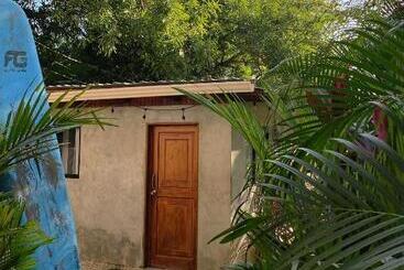 Cabinas Playa Surf Hostel