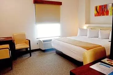 هتل City Express By Marriott Esteli