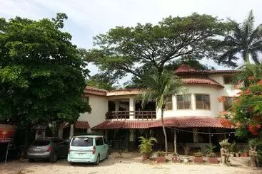 هتل Mamiri