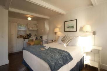 هتل Mcbee Cottages