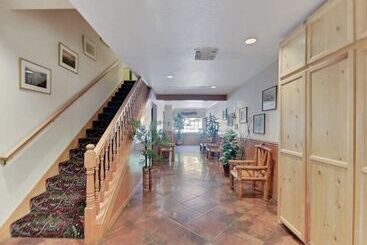 Hotelli Strawberry Inn