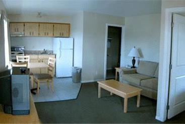 هتل George Point Inn