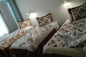 簡易ホテル Sariri