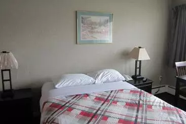 هتل Hideaway Inn