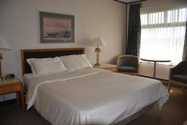 Hotel Kc's Country Inn