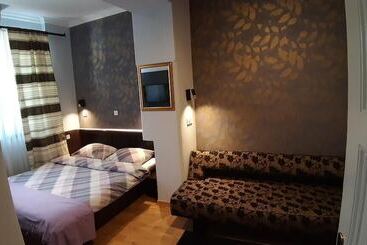 Отель Maksimilian Osijek