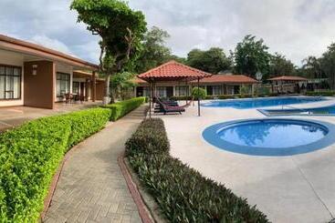 Hotel & Villas Huetares