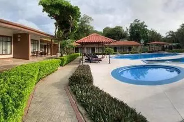 Hotelli & Villas Huetares