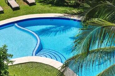 Hotel Villas Macondo