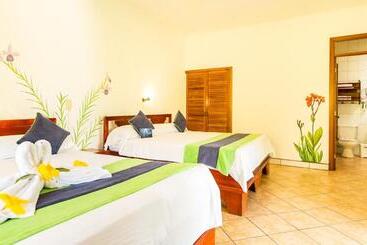 Hotelli Villas Rio Mar