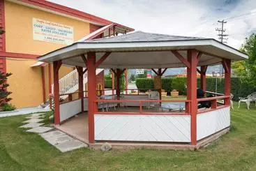 Maple Leaf Motel Inn Towne