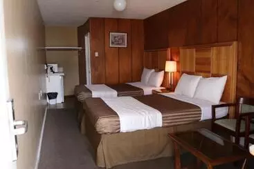 Plaza Motel