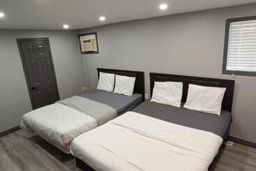 Sharodon Sands Motel