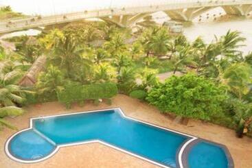 Hoa Binh Rach Gia Resort