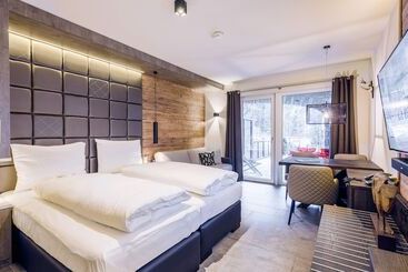 فندق Avenida Mountain Lodges Saalbach