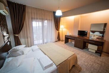 בית מלון כפרי Secret Garden