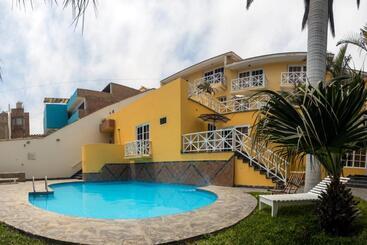 Hotel Las Palmeras Huanchaco