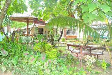 Peak House Garden Pension