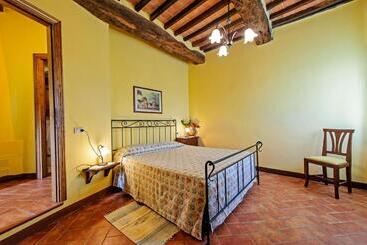 Otel Agriturismo Colle Di Mezzo