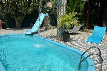 هتل Pousada Das Flores