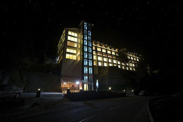 Hotel Royal Tulip Shimla Kufri