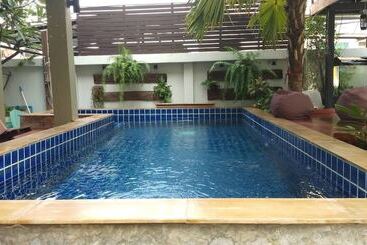 Hotel Suvarnabhumi Ville