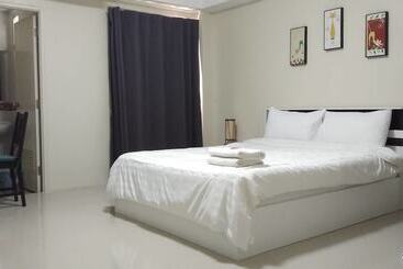 בית מלון כפרי Suvarnabhumi Ville