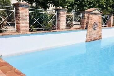 민박 Domaine De Perches