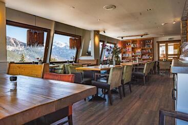 Отель Hôtel Restaurant Saint Roch