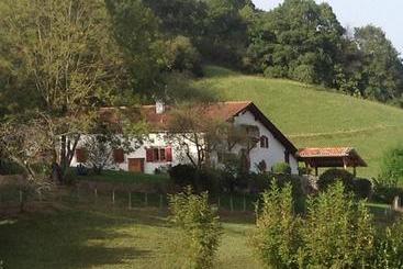 مبيت وإفطار Maison Amestoia