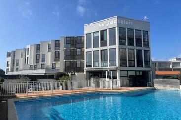 ホテル Logis Hôtel Le Rochelois