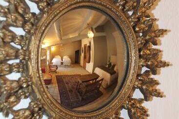 La Demeure Bed And Breakfast