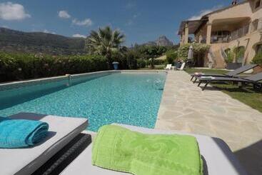 ベッドアンドブレックファースト La Bastide De Freinet