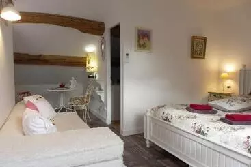 ベッドアンドブレックファースト Le Cottage Du Château