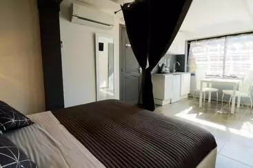 ホテル Hôtel Eden Cassis   Parking Privé