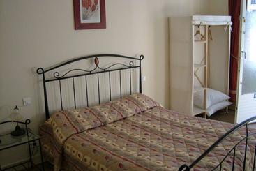 Hotel Au Bon Laboureur