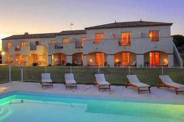 בית מלון כפרי De La Pyramide