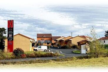 فندق Hôtel Cantal Cottages