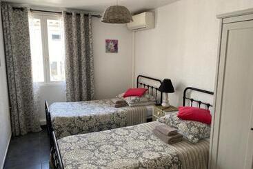 Hotel Hôtel Restaurant Le Provençal