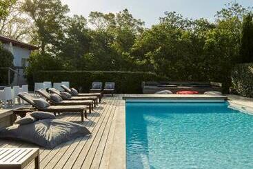 Отель La Maison De La Prade