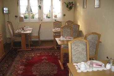 ベッドアンドブレックファースト Gästehaus Luise