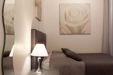 ホテル Seayousoon Inn Cannes   Studios