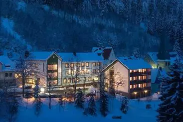 Otel Gasthof Rodachtal Mit Gästehaus Katharina