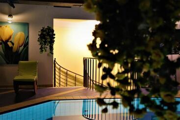 בית מלון כפרי Und Appartementhof Waldeck