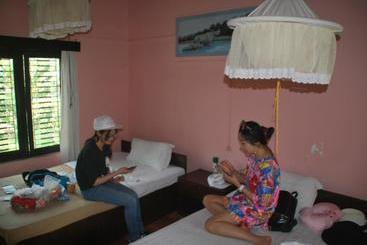 بانگلو Chitwan Tiger Camp