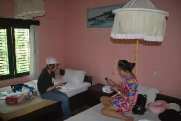 بانگلو Chitwan Tiger Camp