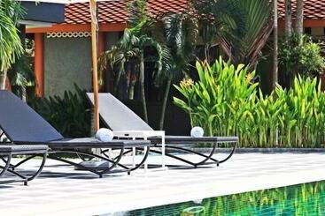 هتل Royal Lee Resort & Spa