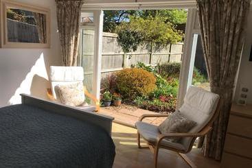 Bed and Breakfast Garden Studio