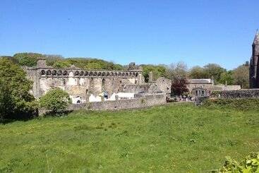 Ramsey House Luxury Licensed B&b Parking And Guest Lounge